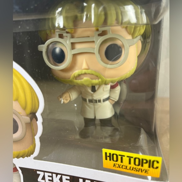Zeke Jaeger Funko Pop #1302 Hot Topic Attack On Titan AOT Vaulted NEAR MINT - Picture 8 of 10
